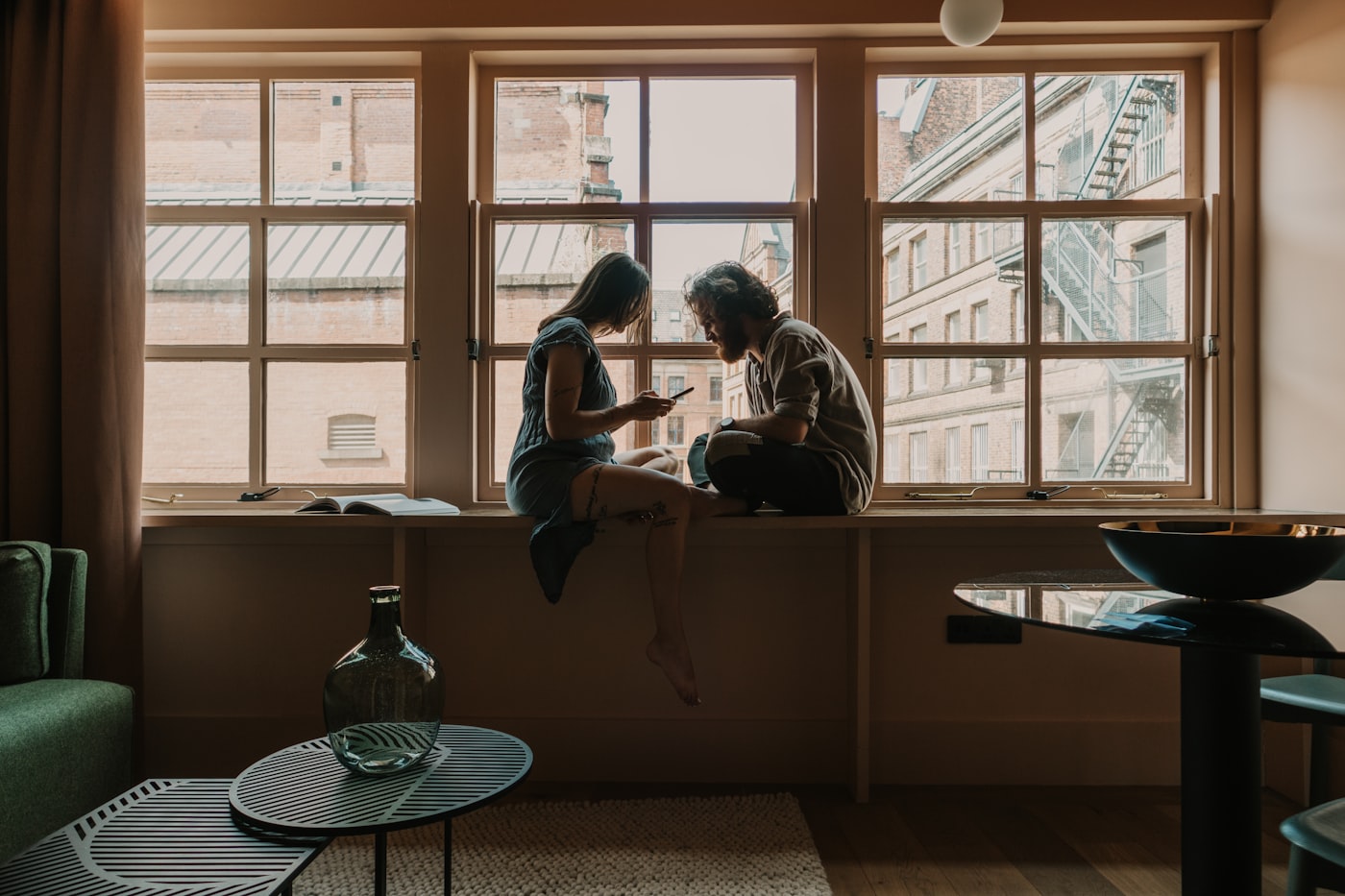 Toa Heftiba - Unsplash - remember the same moment differently